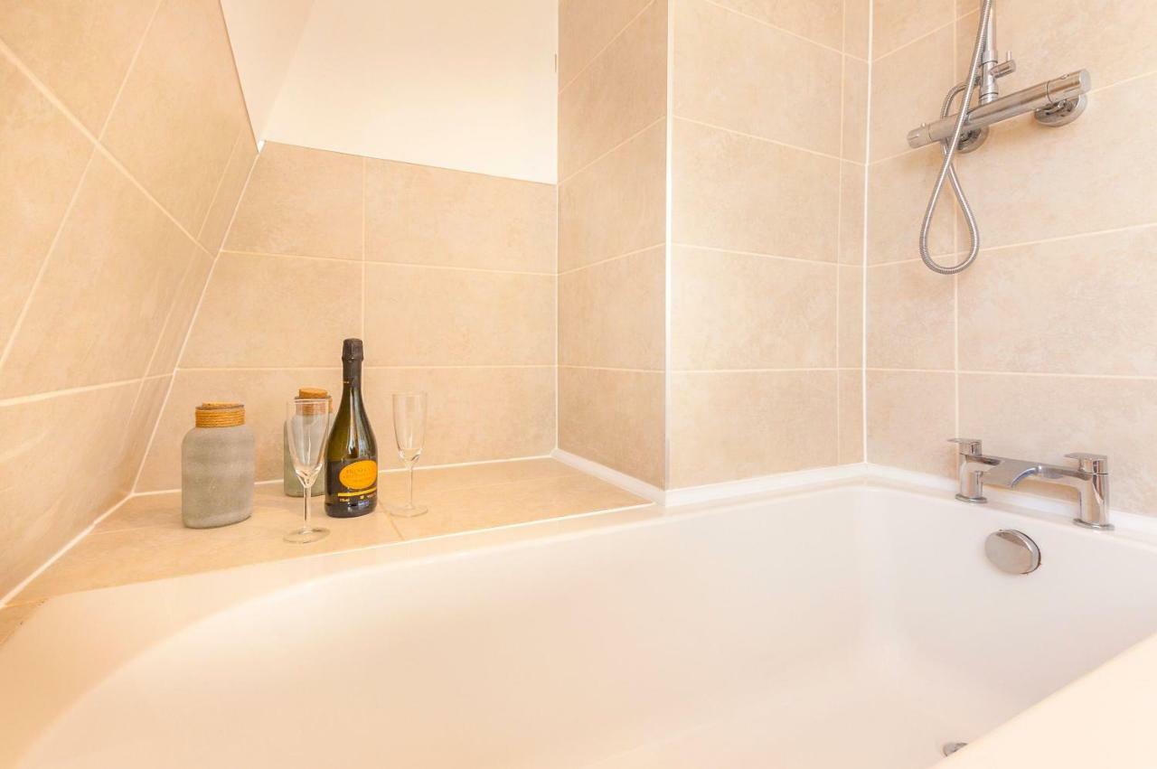 Pure B - Exceptional Views Of Tamar & Royal William Yard With Free Parking & Wifi Lejlighed Plymouth Eksteriør billede